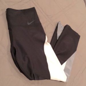 Nike Dri-fit One Legend Athletic Black Legging size small